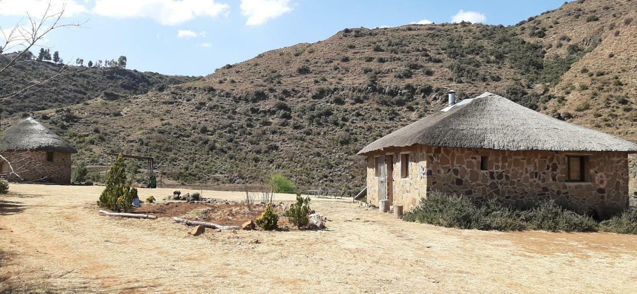 Twin Peaks Cottages And Horse Trekking マセル エクステリア 写真
